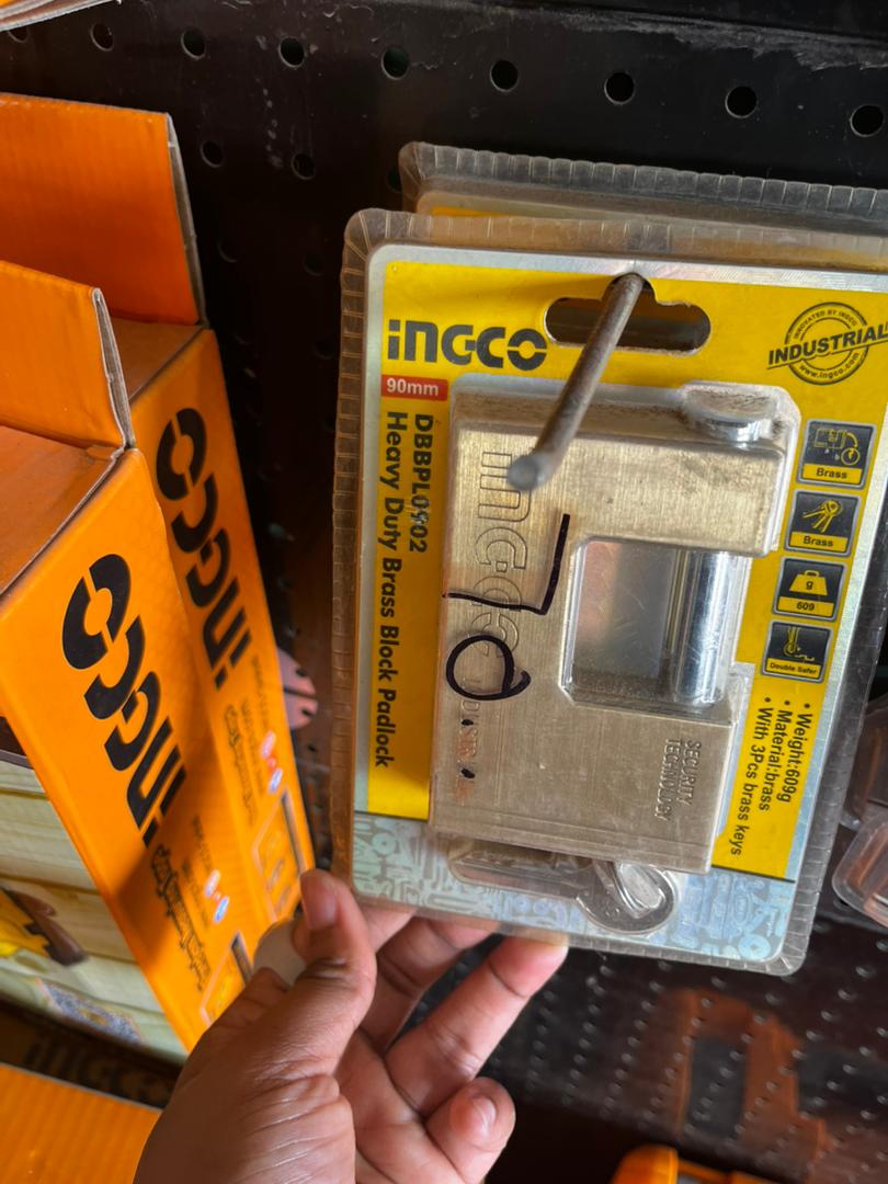 Cadenas carré laiton 90mm